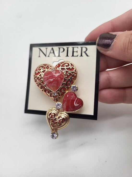 Napier Triple Heart Brooch Pin Red Stones Valentines Love Gold Tone - Picture 2 of 6